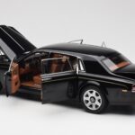Rolls-Royce Phantom VII EWB Diamond Nero Kyosho 1:18 08841DBK2 - image 5 of 8