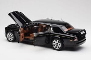 Rolls-Royce Phantom VII EWB Diamond Nero Kyosho 1:18 08841DBK2 Pressofusione — immagine 5 di 8
