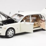 Rolls-Royce Phantom VII EWB English Bianco Kyosho 1:18 08841EW2 - image 2 of 8