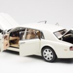 Rolls-Royce Phantom VII EWB English Bianco Kyosho 1:18 08841EW2 - image 5 of 8