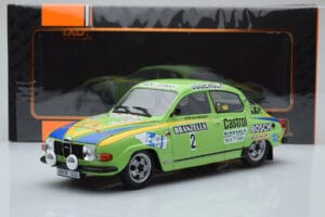 Saab 96 V4 #2 S. Blomqvist / H. Sylvan Rally Sweden 1976 IXO 1:18 18RMC085B Pressofusione — immagine 6 di 6