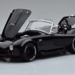 Shelby Cobra 427 S/C Nero Kyosho 1:18 - image 2 of 9
