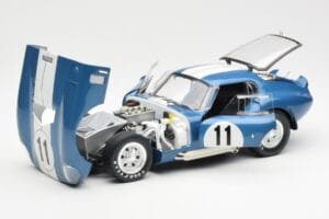 Shelby Daytona Cobra Coupe #11 S. Thompson 24 Hours of Le Mans 1965 CMR 1:18 CMR114 Pressofusione — immagine 2 di 8