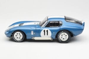 Shelby Daytona Cobra Coupe #11 S. Thompson 24 Hours of Le Mans 1965 CMR 1:18 CMR114 Pressofusione — immagine 4 di 8
