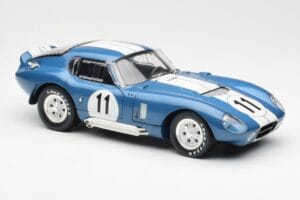 Shelby Daytona Cobra Coupe #11 S. Thompson 24 Hours of Le Mans 1965 CMR 1:18 CMR114 Pressofusione — immagine 6 di 8