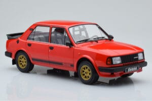 Skoda 130 LR Rosso IXO 1:18 18CMC159 Pressofusione — immagine 4 di 6