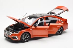 Skoda Octavia Pro Arancione FAW 1:18 ZMR000006ORA Pressofusione — immagine 2 di 8