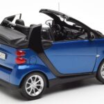 Smart Fortwo 451 Cabrio Blu & Nero Minichamps 1:18 - image 3 of 8