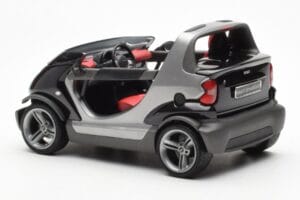 Smart Fortwo Crossblade Cabriolet Argento Nero Kyosho 1:18 13440 Pressofusione — immagine 5 di 6