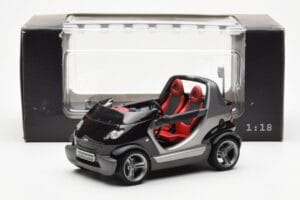 Smart Fortwo Crossblade Cabriolet Argento Nero Kyosho 1:18 13440 Pressofusione — immagine 6 di 6