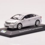 Toyota Avensis T270 Argento Minichamps 1:43 - image 2 of 4