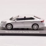 Toyota Avensis T270 Argento Minichamps 1:43