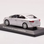 Toyota Avensis T270 Argento Minichamps 1:43 - image 3 of 4