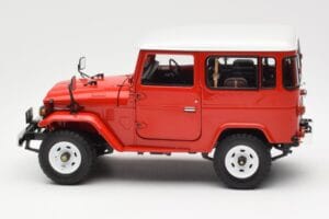 Toyota Land Cruiser FJ40 Van Rosso Kyosho 1:18 08971R Pressofusione — immagine 4 di 8