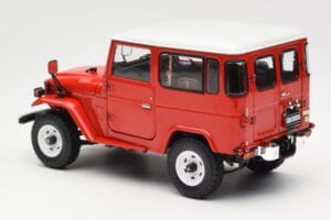 Toyota Land Cruiser FJ40 Van Rosso Kyosho 1:18 08971R Pressofusione — immagine 7 di 8