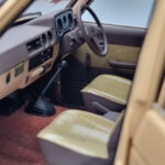 Toyota Land Cruiser 60 Beige Con Parti Opzionali Kyosho 1:18 - image 11 of 12