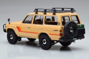 Toyota Land Cruiser 60 Beige Con Parti Opzionali Kyosho 1:18 08956XBE Pressofusione — immagine 6 di 12