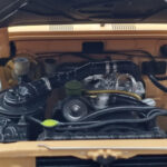 Toyota Land Cruiser 60 Beige Con Parti Opzionali Kyosho 1:18 - image 10 of 12