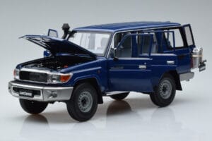 Toyota Land Cruiser J76 Blu Almost Real 1:18 870101 Pressofusione — immagine 2 di 7