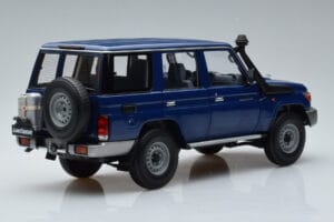 Toyota Land Cruiser J76 Blu Almost Real 1:18 870101 Pressofusione — immagine 3 di 7