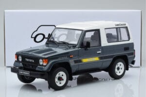 Toyota Land Cruiser LJ73 Grigio Otto 1:18 OT437 Resina — immagine 6 di 6