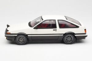 Toyota Sprinter Trueno AE86 Bianco Otto 1:18 OT444B Resina — immagine 3 di 6