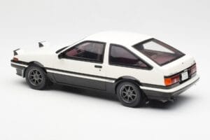 Toyota Sprinter Trueno AE86 Bianco Otto 1:18 OT444B Resina — immagine 5 di 6