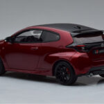 Toyota GR Yaris Rosso Otto 1:18 - image 5 of 6