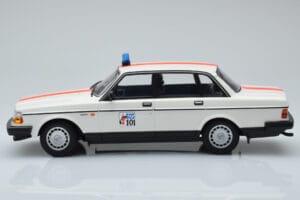 Volvo 240 GL Polizia Belgio Minichamps 1:18 155171492 Pressofusione — immagine 3 di 6