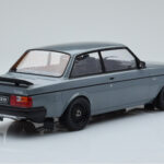 Volvo 240 Turbo Grigio IXO 1:18 - image 2 of 6