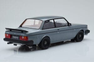 Volvo 240 Turbo Grigio IXO 1:18 18CMC089 Pressofusione — immagine 2 di 6