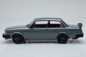 Volvo 240 Turbo Grigio IXO 1:18 18CMC089 Pressofusione — immagine 3 di 6