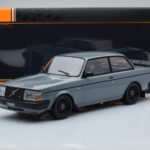 Volvo 240 Turbo Grigio IXO 1:18 - image 6 of 6