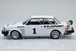 Volvo 240 Turbo IPS Racing Blaupunkt #1 P. Stureson DTM Zolder 1986 IXO 1:18 18RMC106 Pressofusione — immagine 3 di 6