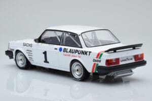 Volvo 240 Turbo IPS Racing Blaupunkt #1 P. Stureson DTM Zolder 1986 IXO 1:18 18RMC106 Pressofusione — immagine 5 di 6