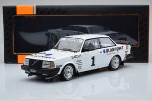 Volvo 240 Turbo IPS Racing Blaupunkt #1 P. Stureson DTM Zolder 1986 IXO 1:18 18RMC106 Pressofusione — immagine 6 di 6
