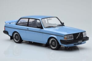 Volvo 240 Turbo Azzurro IXO 1:18 18MCC090 Pressofusione — immagine 4 di 6