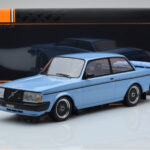 Volvo 240 Turbo Azzurro IXO 1:18 - image 6 of 6