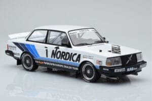 Volvo 240 Turbo Nordica #1 J. Cecotto / A. Olafsson ETCC Brno 1986 IXO 1:18 18RMC087 Pressofusione — immagine 4 di 6