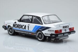 Volvo 240 Turbo Nordica #1 J. Cecotto / A. Olafsson ETCC Brno 1986 IXO 1:18 18RMC087 Pressofusione — immagine 5 di 6