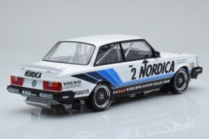 Volvo 240 Turbo Nordica #2 U. Granberg / T. Lindstrom ETCC Brno 1986 IXO 1:18 18RMC088 Pressofusione — immagine 2 di 6