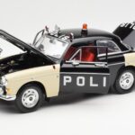 Volvo P121 Polizia Revell 1:18 8904 - image 2 of 8