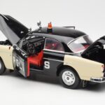 Volvo P121 Polizia Revell 1:18 8904 - image 5 of 8
