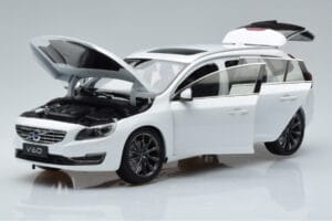 Volvo V60 D3 Crystal Bianco FAW 1:18 9430840 Pressofusione — immagine 2 di 7