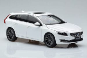 Volvo V60 D3 Crystal Bianco FAW 1:18 9430840 Pressofusione — immagine 5 di 7