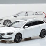 Volvo V60 D3 Crystal Bianco FAW 1:18 - image 7 of 7