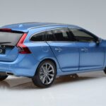 Volvo V60 D3 Power Blu FAW 1:18 9430839 Pressofusione - image 3 of 7