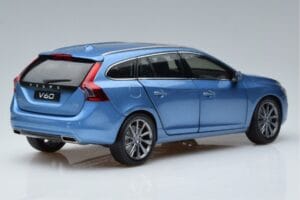 Volvo V60 D3 Power Blu FAW 1:18 9430839 Pressofusione — immagine 3 di 7