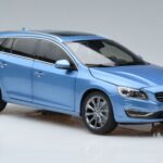 Volvo V60 D3 Power Blu FAW 1:18 9430839 Pressofusione - image 5 of 7