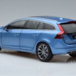 Volvo V60 D3 Power Blu FAW 1:18 9430839 Pressofusione - image 6 of 7